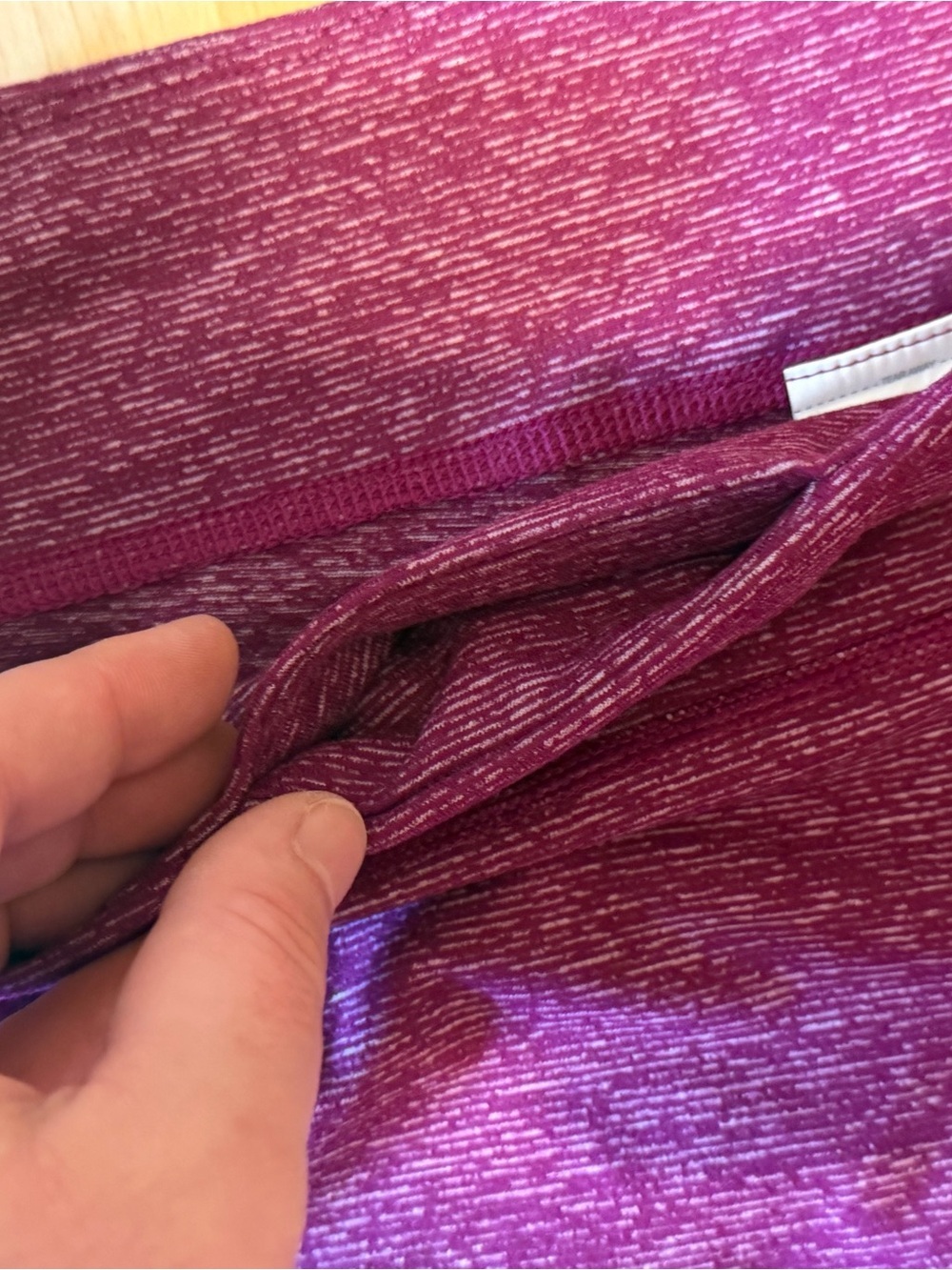 NWT Under Armour Women’s Marled Plum Capri Leggings- Size XL - Picture 5 of 9